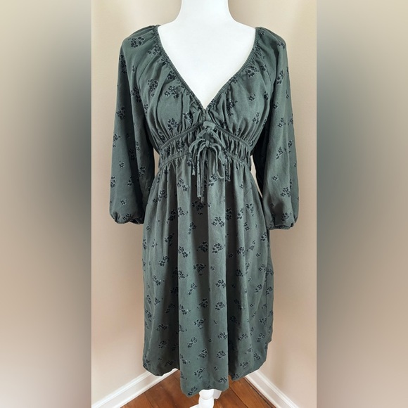 Universal Thread Dark Green Floral Cinched Waist Cottagecore V-Neck Midi Dress - Picture 1 of 10